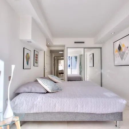 Ref 1147 - Center - For Rent Apartment *