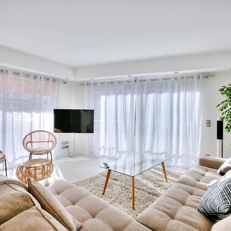 Ref 1147 - Center - For Rent *