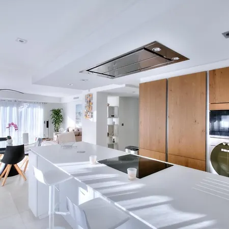 Ref 1147 - Center - For Rent Apartment *